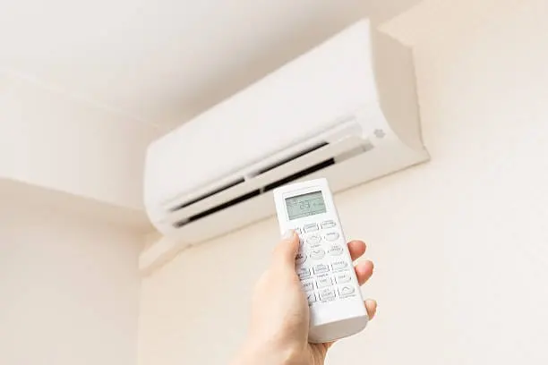 Controlando aire acondicionado con mando a distancia