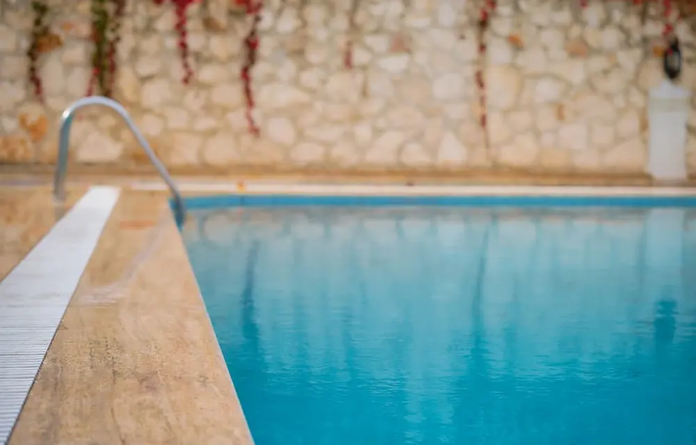piscina calentada con aerotermia