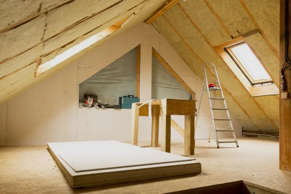 Vivienda con aislantes térmicos para paredes interiores